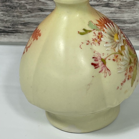 Vintage Hand Painted Floral Vase - Picture 5 of 9